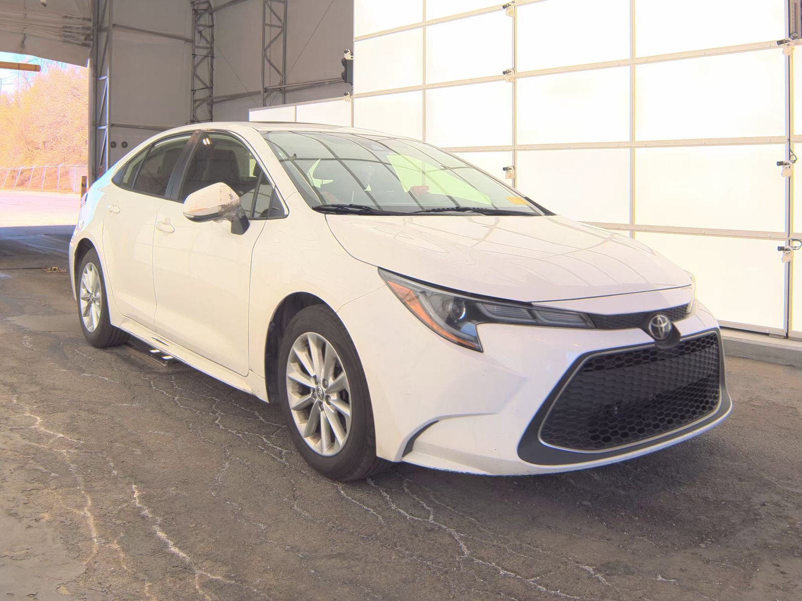 Used 2022 Toyota Corolla XLE FWD image 4
