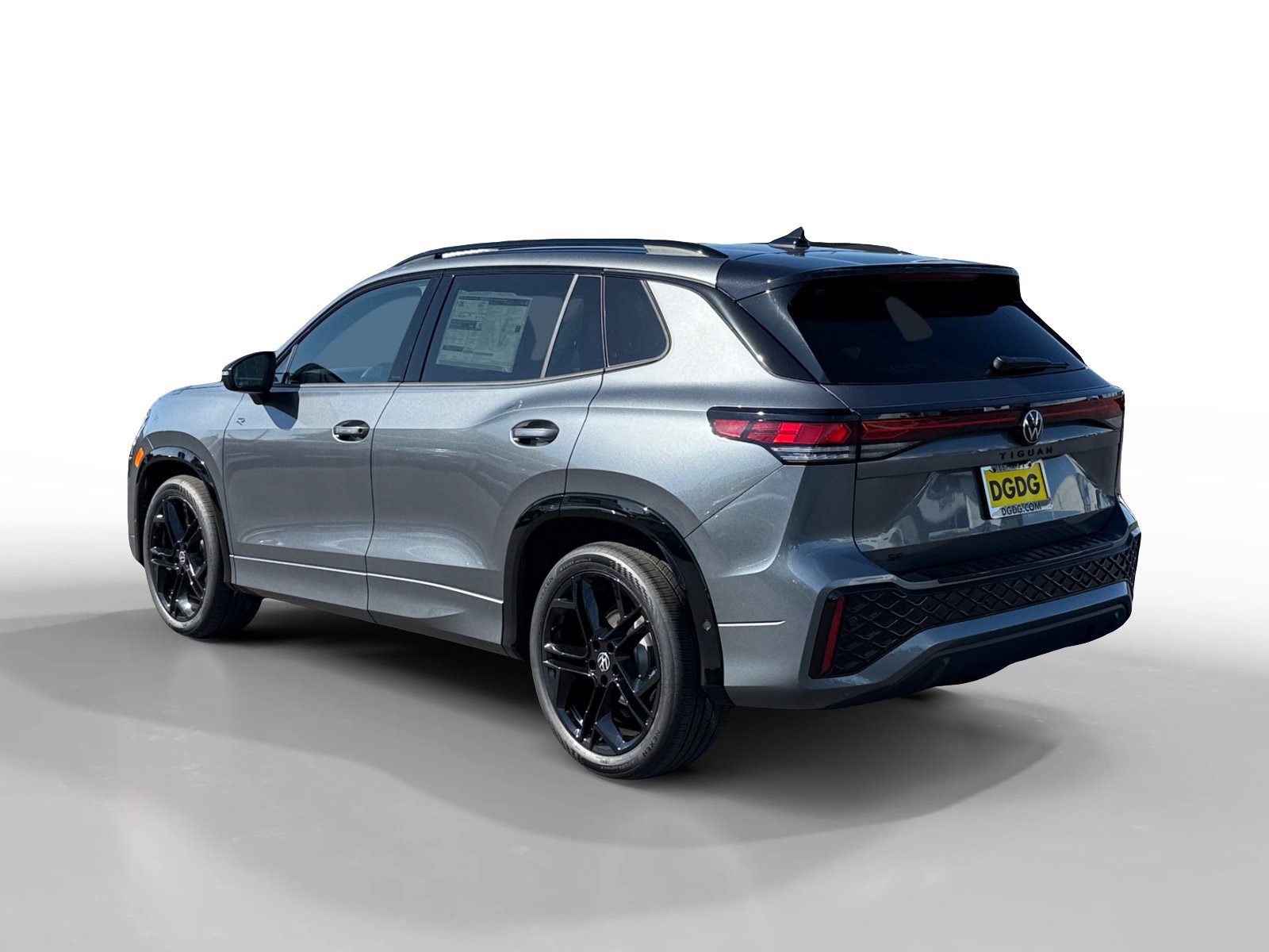 New 2026 Volkswagen Tiguan SE R-Line FWD image 3