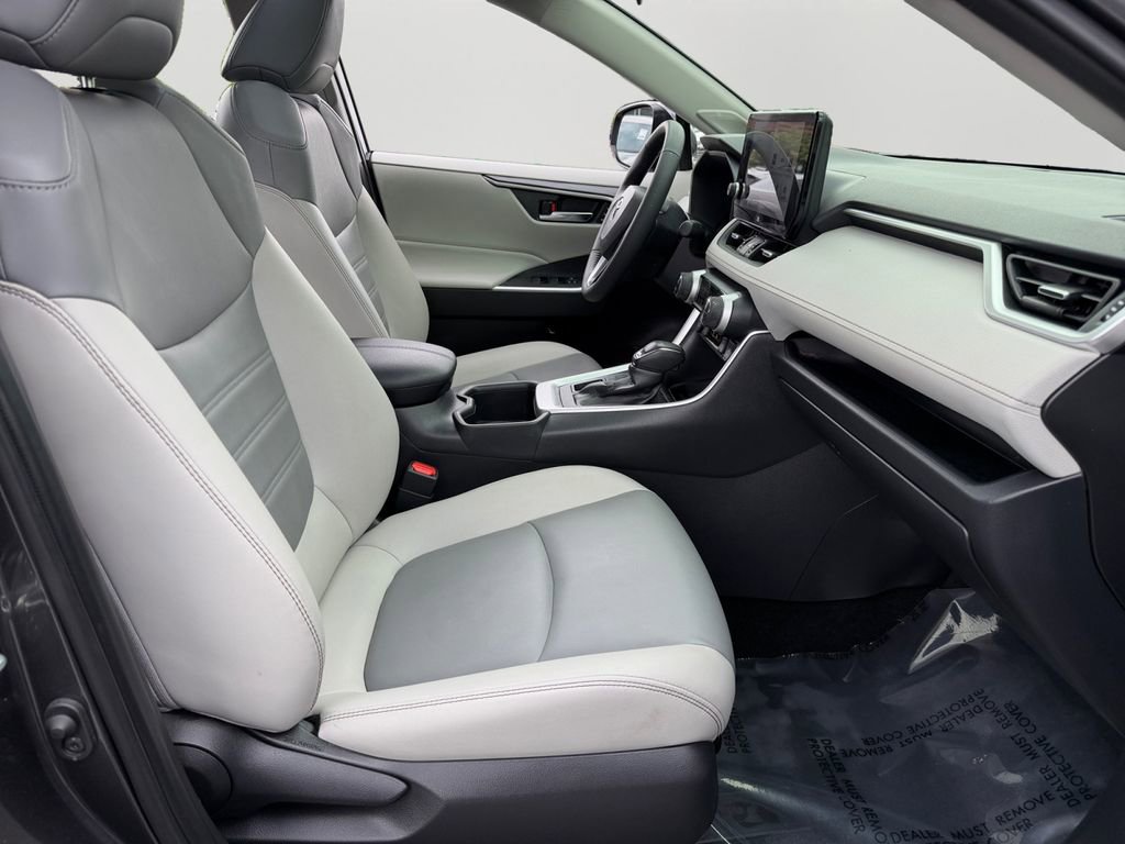Used 2024 Toyota RAV4 XLE Premium AWD/4WD image 9