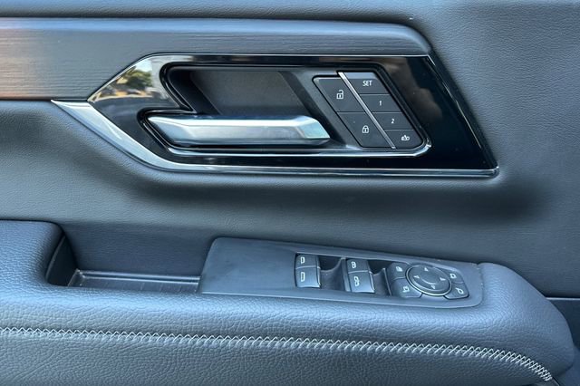 Used 2025 GMC Yukon Denali image 11