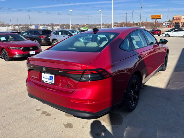 Certified 2025 Honda Accord SE image 5