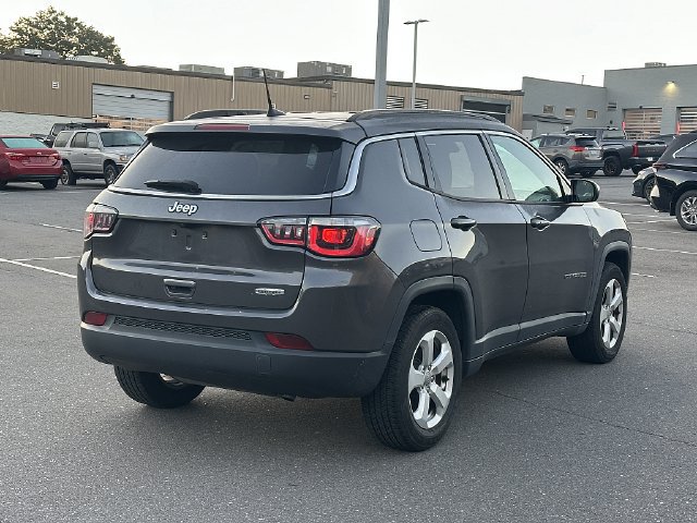 Used 2018 Jeep Compass Latitude w/ Popular Equipment Group FWD image 8