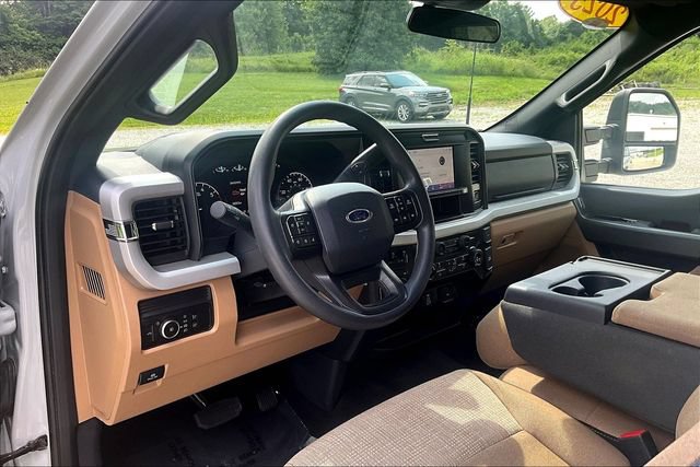 Used 2025 Ford F250 XLT AWD/4WD image 12