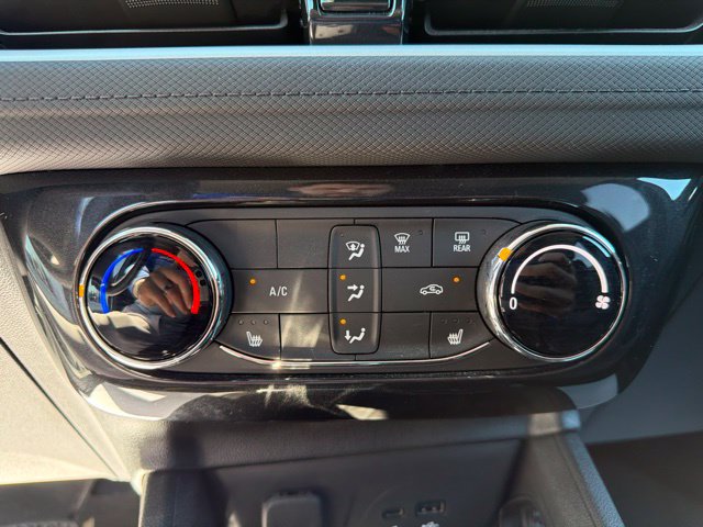 Used 2024 Chevrolet TrailBlazer LT w/ LT Cold Weather Package FWD image 24