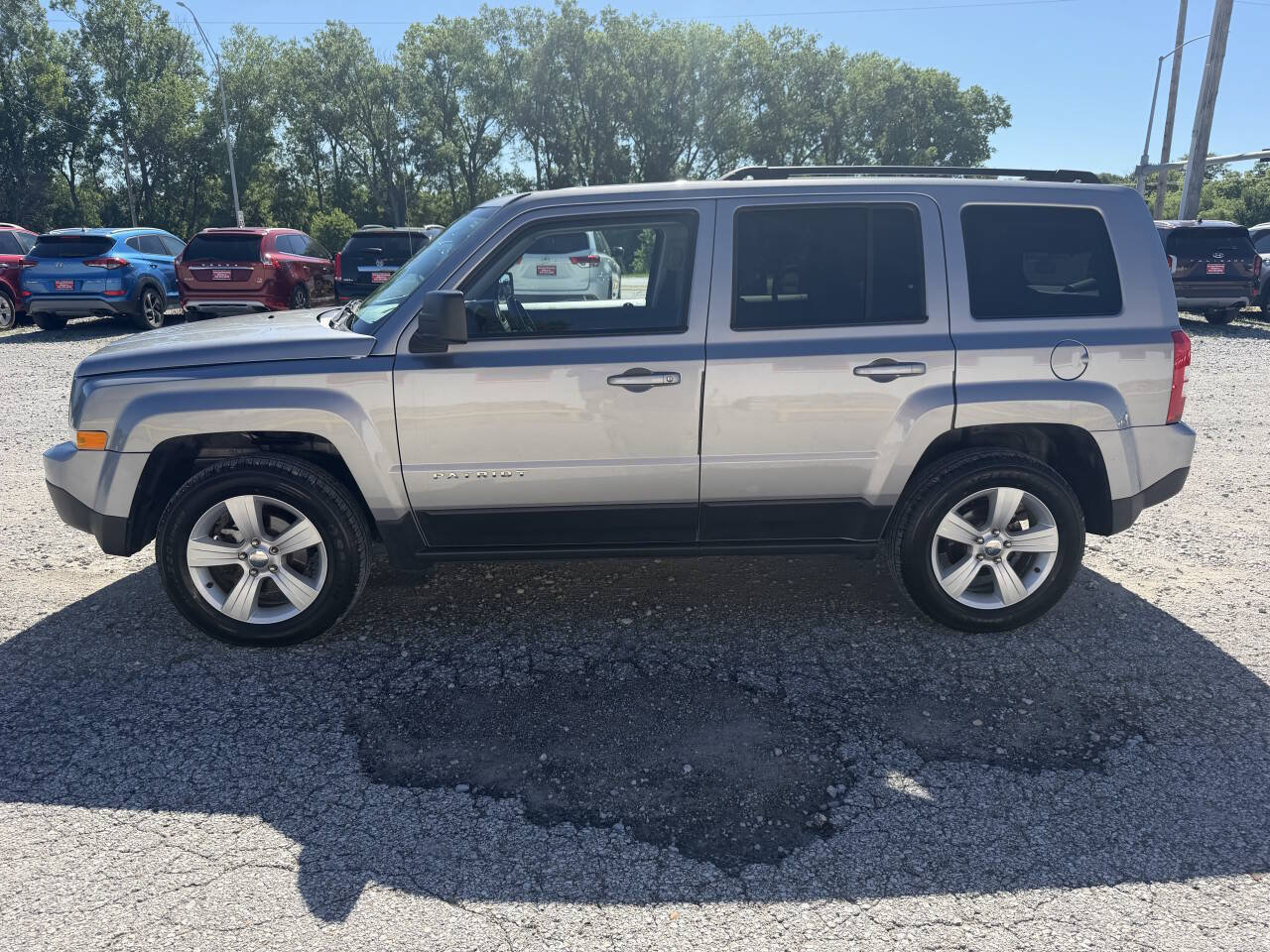 Used 2016 Jeep Patriot Latitude AWD/4WD image 6