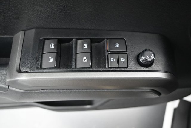 Used 2023 Toyota Tacoma TRD Off-Road w/ Black Out Package (TMS) AWD/4WD image 9