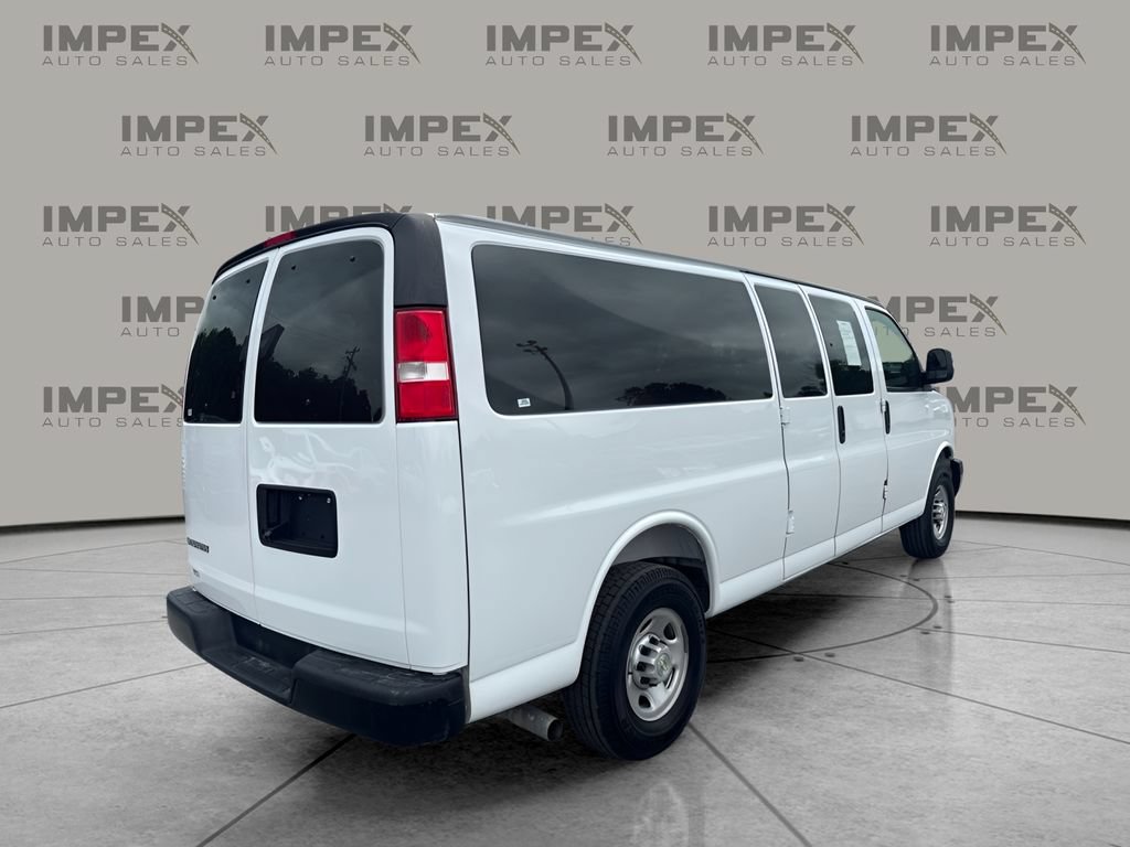 Used 2025 Chevrolet Express 3500 LS RWD image 5