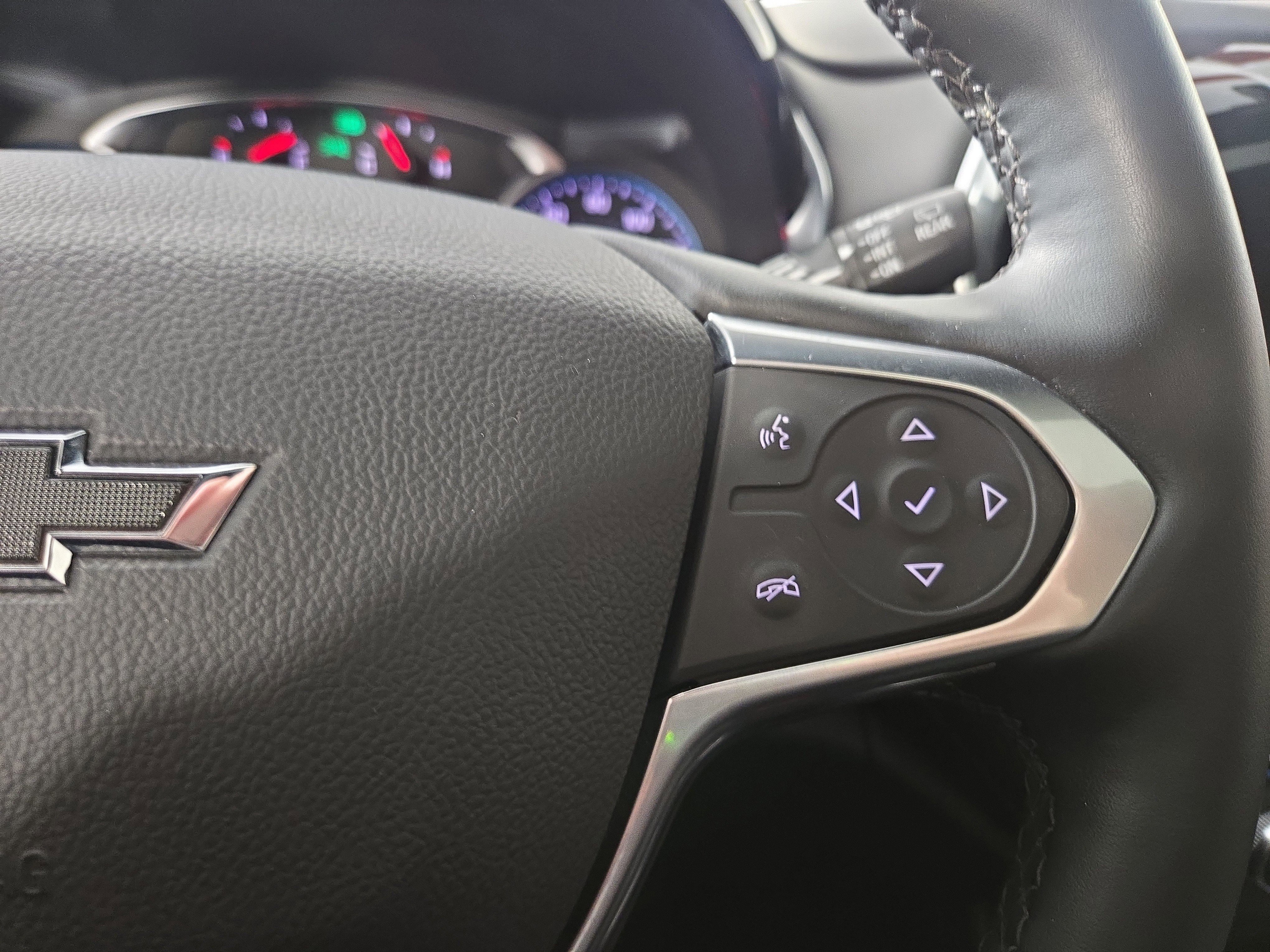 Used 2023 Chevrolet Traverse RS image 17