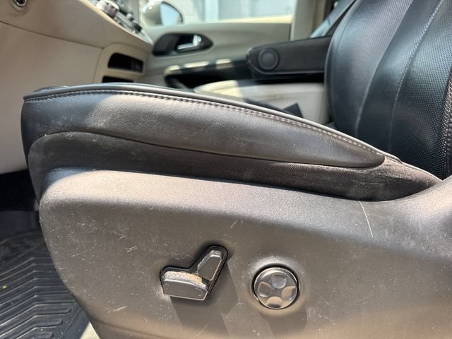 Used 2020 Chrysler Pacifica Limited FWD image 15