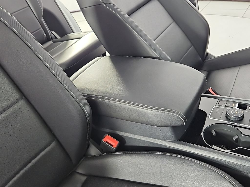 Used 2023 Volkswagen Atlas Cross Sport SE w/ Panoramic Sunroof Package AWD/4WD image 16