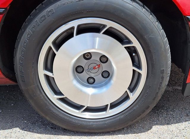 Used 1987 Chevrolet Corvette Convertible image 15