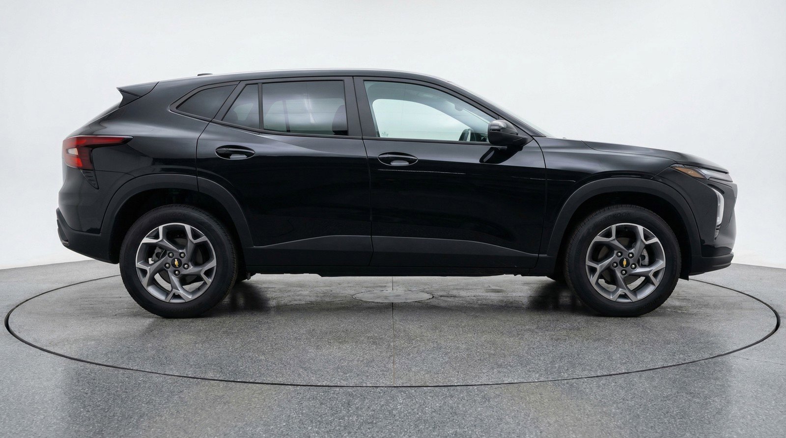 Used 2025 Chevrolet Trax LT image 11