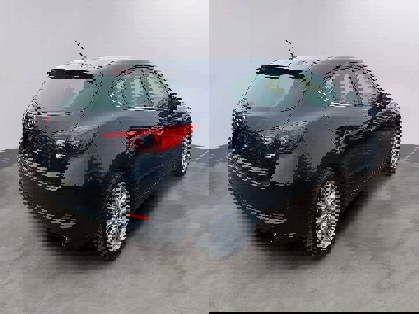 Used 2017 MAZDA MAZDA3 Touring image 4