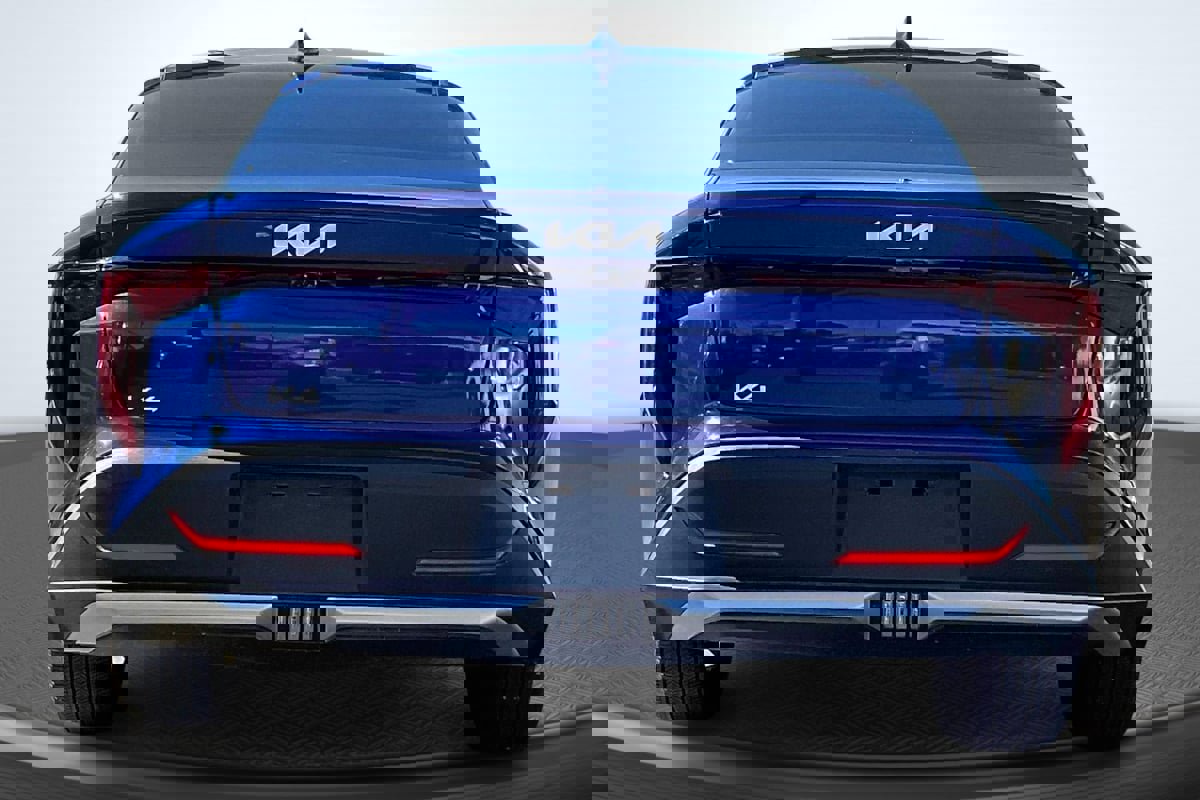Used 2025 Kia K4 LXS image 4