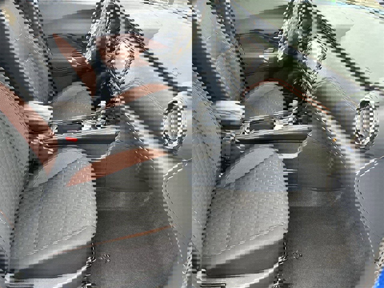 Used 2023 Nissan Kicks SR image 8