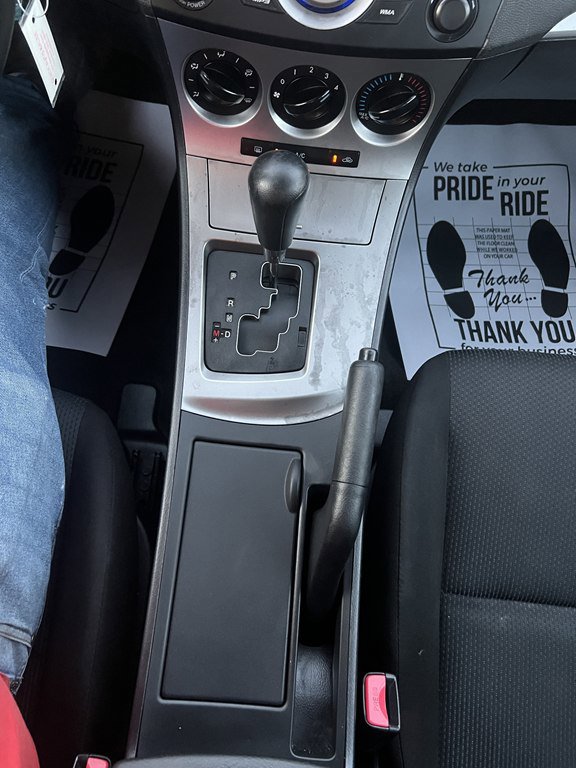 Used 2010 MAZDA MAZDA3 i Touring image 19