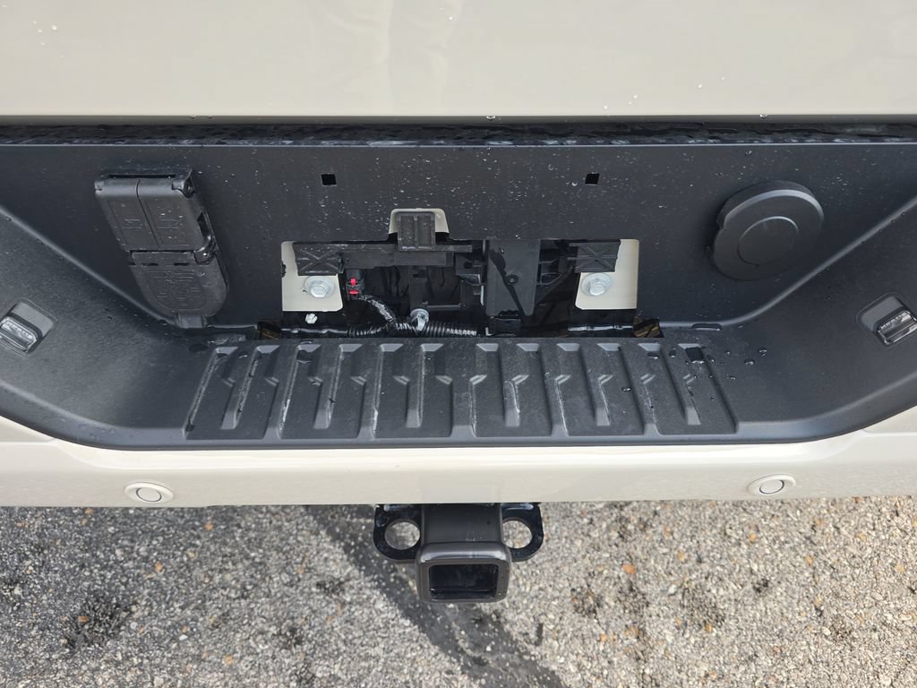 New 2026 Chevrolet Silverado 1500 High Country AWD/4WD image 13