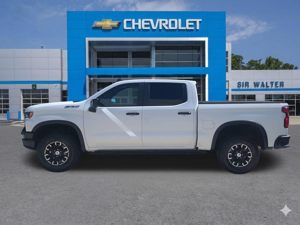 Used 2023 Chevrolet Silverado 1500 ZR2 w/ Technology Package AWD/4WD image 2