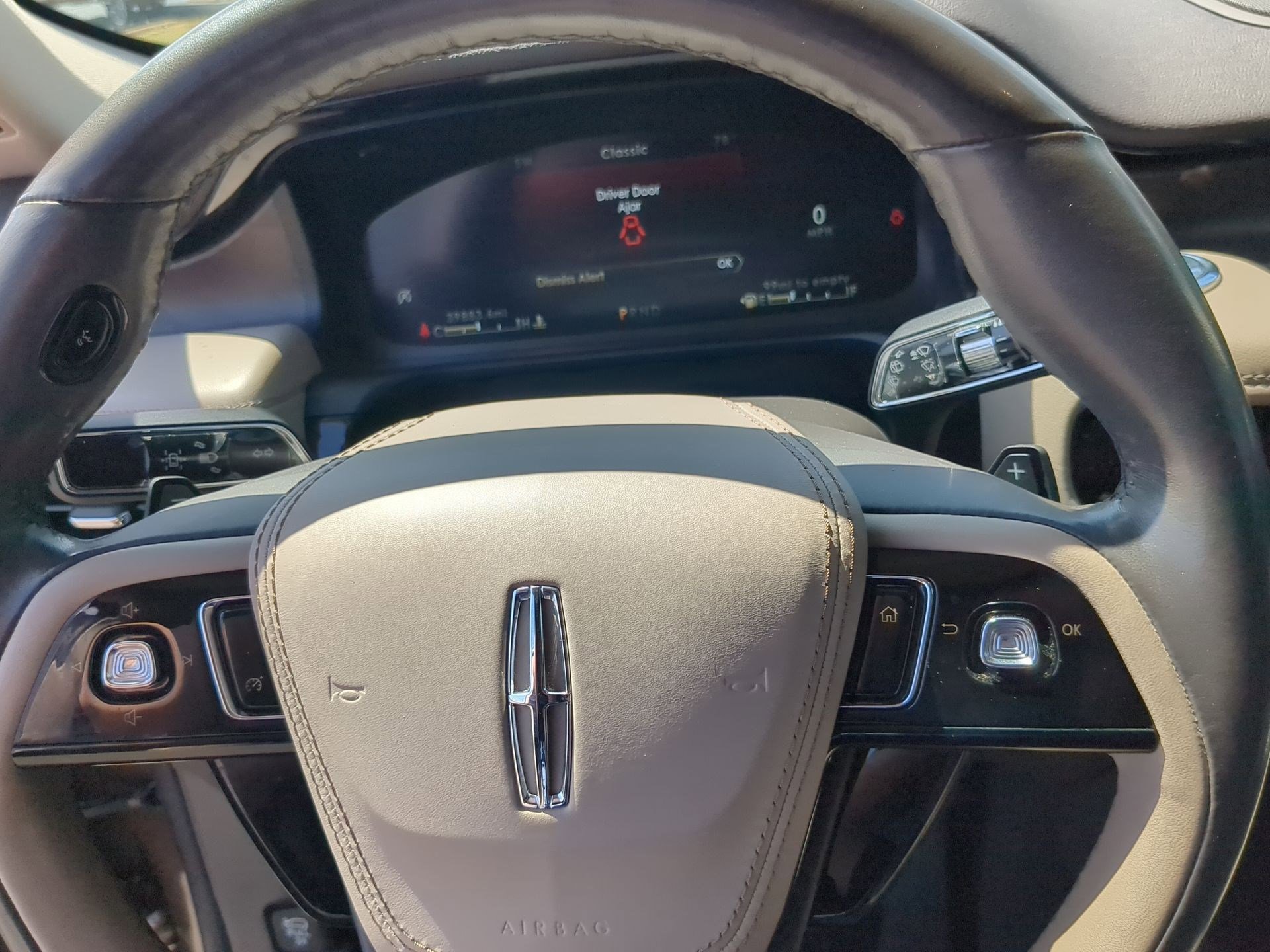 Used 2022 Lincoln Aviator Reserve w/ Class IV Trailer Tow Package image 14