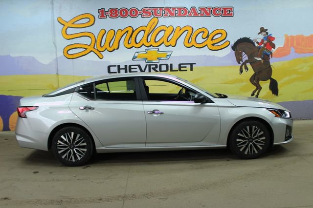 Used 2025 Nissan Altima 2.5 SV