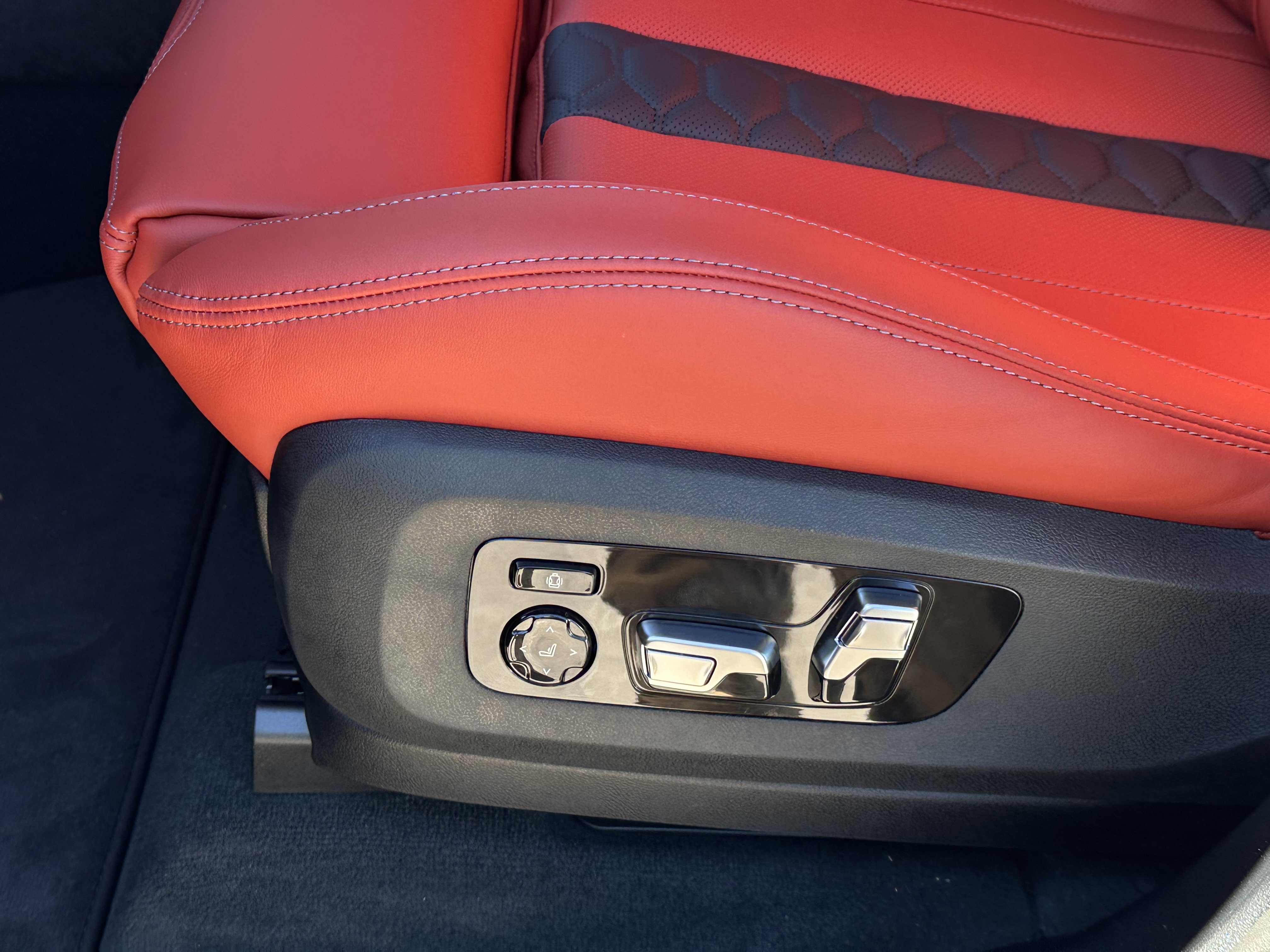 New 2026 BMW X5 M Competition w/ Executive Package image 12