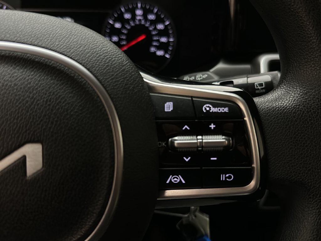 Used 2022 Kia Sorento LX AWD/4WD image 28