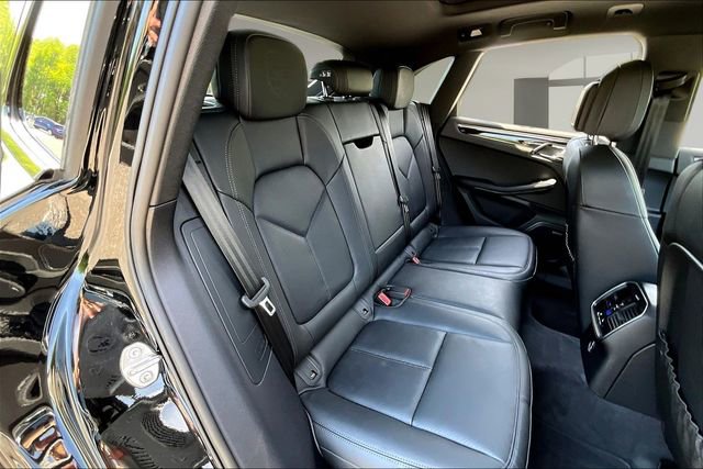 Used 2026 Porsche Macan image 23