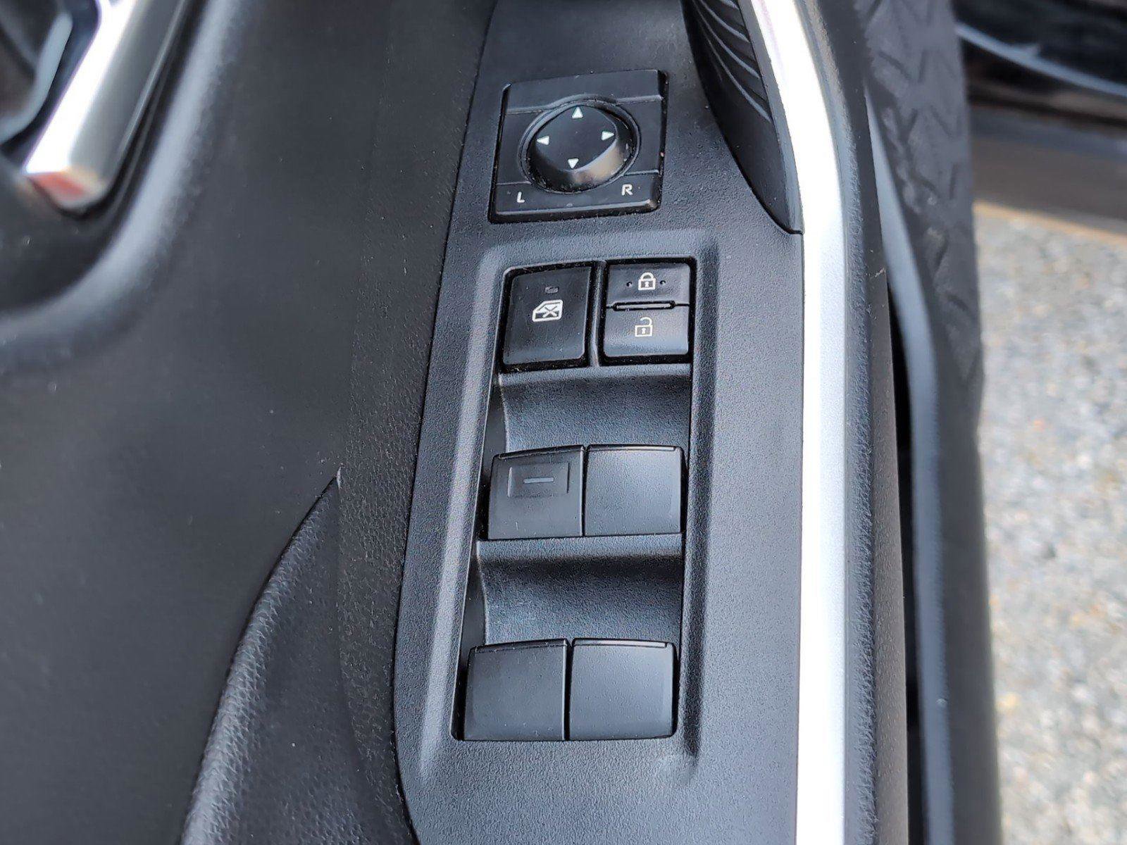 Used 2021 Toyota RAV4 XLE image 12