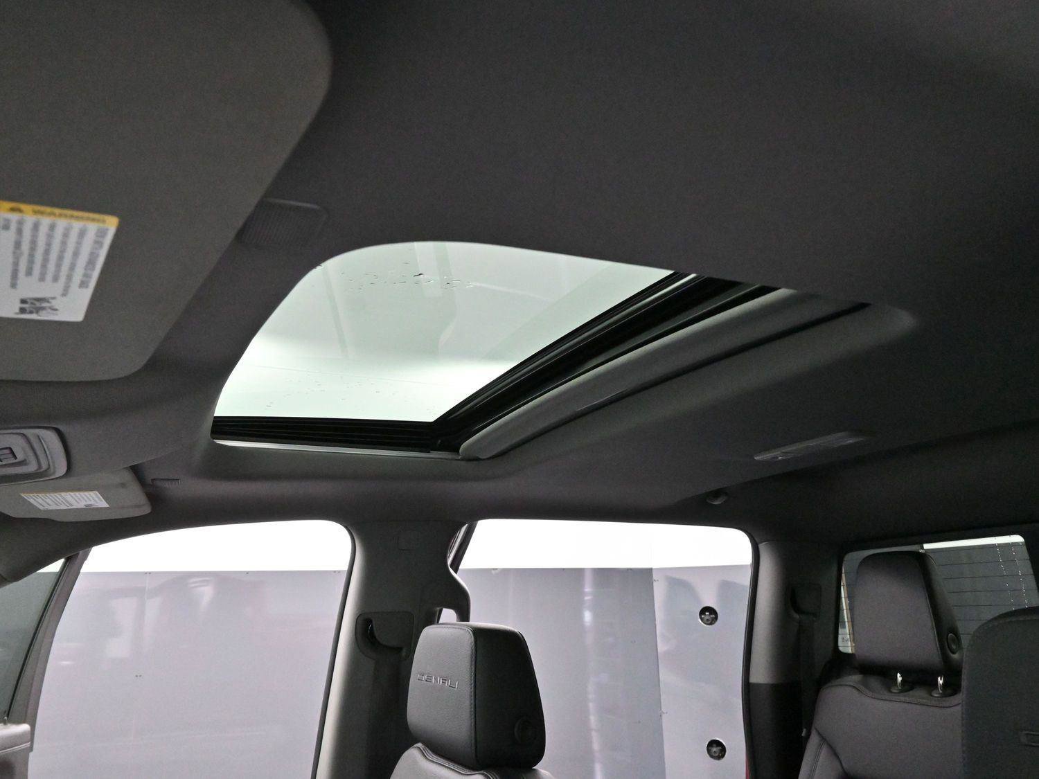 Used 2021 GMC Sierra 1500 Denali w/ Denali Ultimate Package image 32