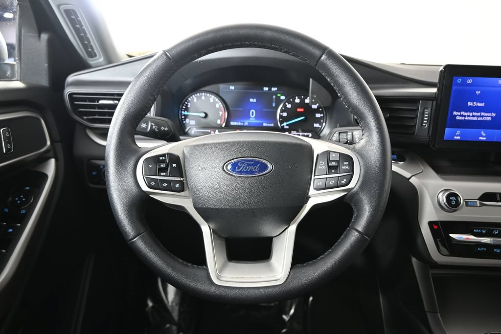 Used 2024 Ford Explorer XLT AWD/4WD image 33