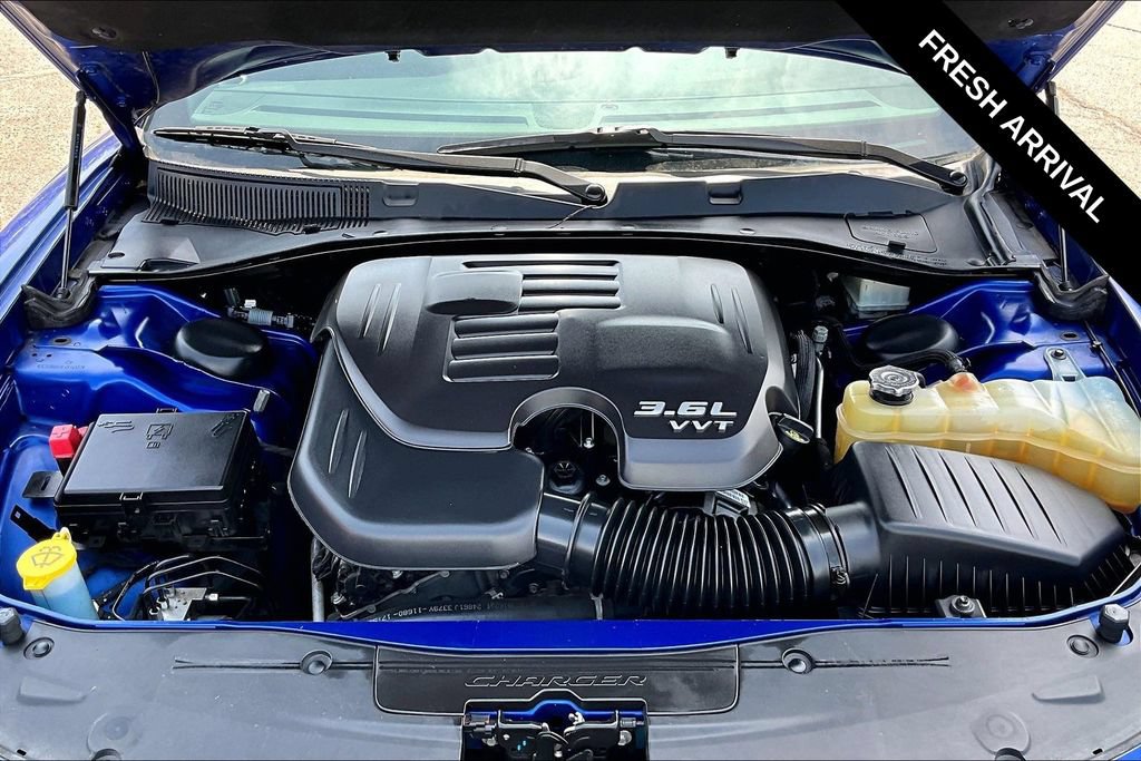 Used 2020 Dodge Charger SXT RWD image 28