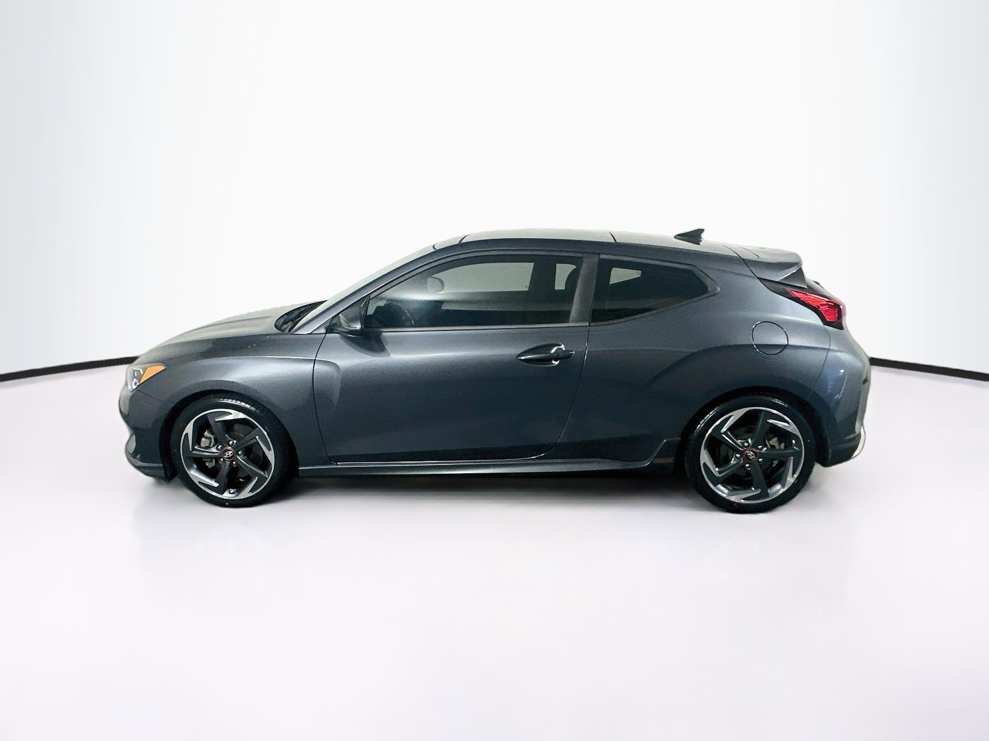 Used 2019 Hyundai Veloster Turbo FWD image 4