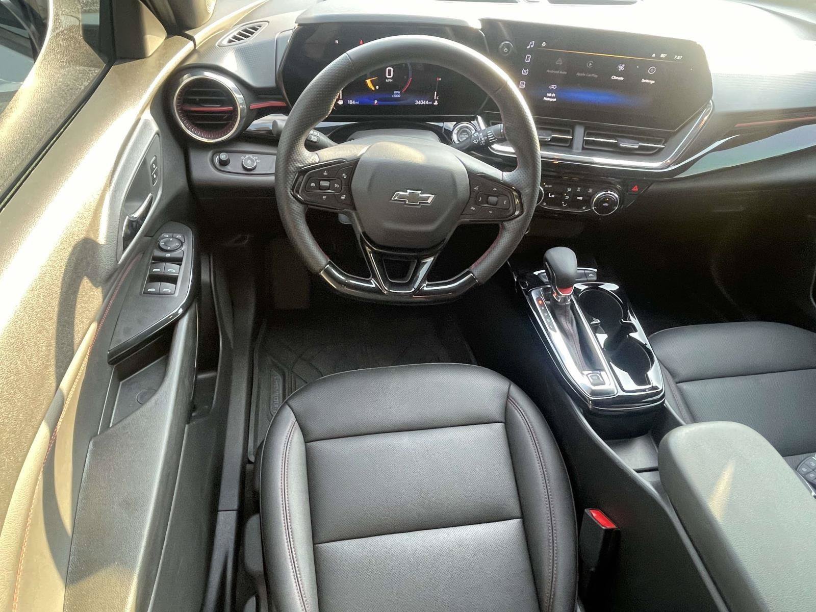 Used 2025 Chevrolet Trax RS w/ Driver Confidence Package FWD image 13