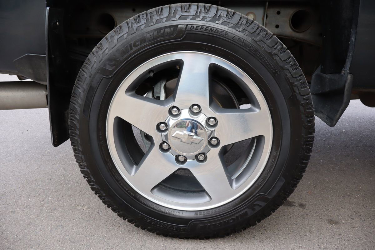 Used 2017 Chevrolet Silverado 2500 LTZ w/ Duramax Plus Package AWD/4WD image 43