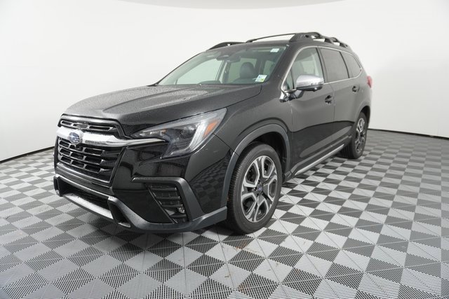 Certified 2023 Subaru Ascent Limited w/ Technology Package image 3