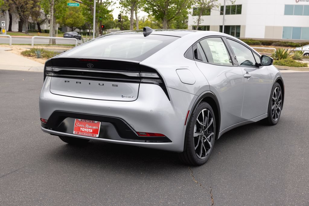 New 2026 Toyota Prius Plug-In Hybrid FWD image 5
