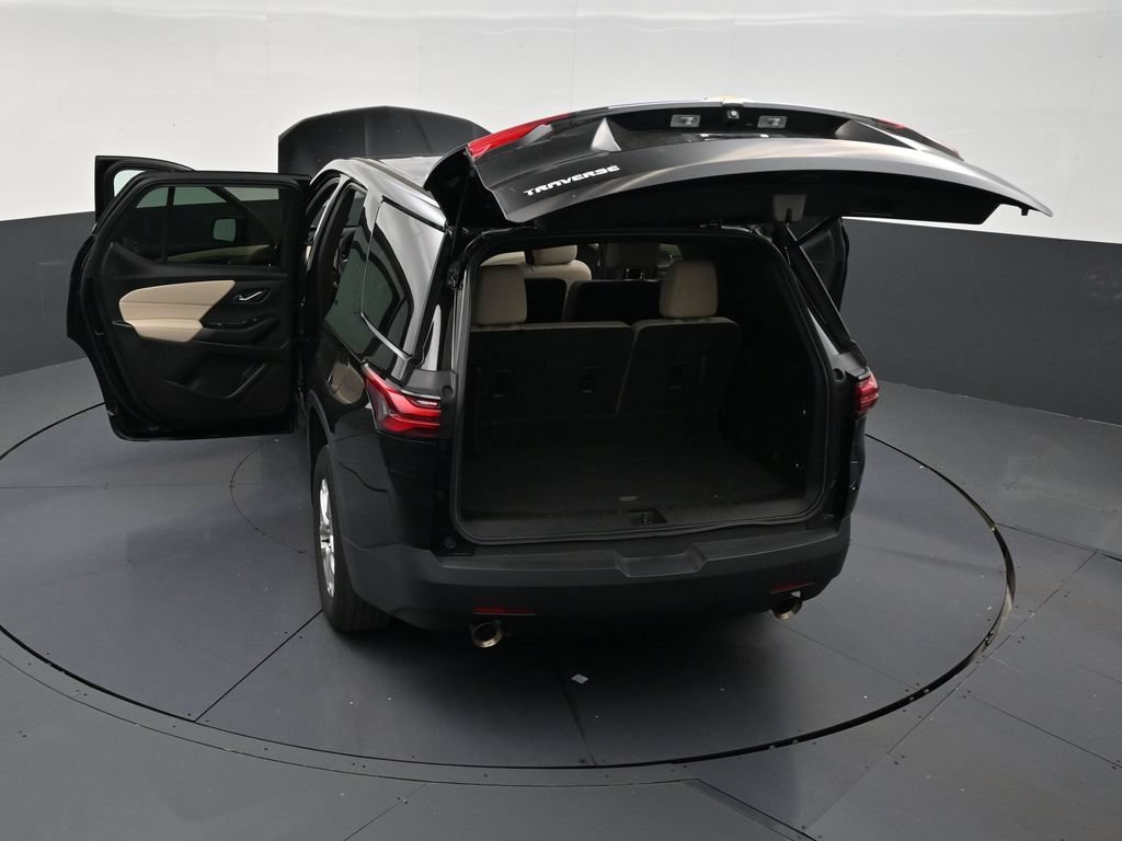 Used 2023 Chevrolet Traverse LS FWD image 32