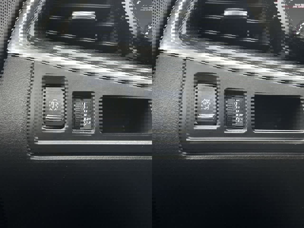 Used 2022 Cadillac XT5 Premium Luxury w/ LPO, Floor Liner Package image 30