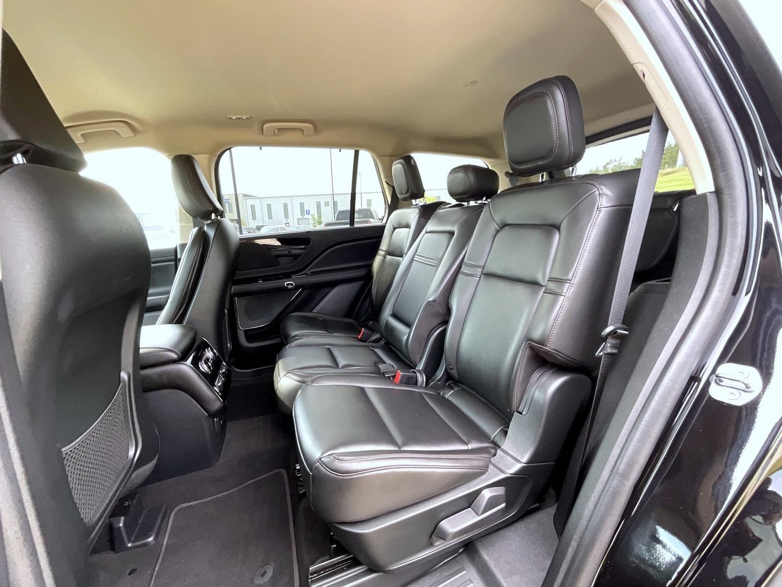 Certified 2023 Lincoln Aviator AWD image 19