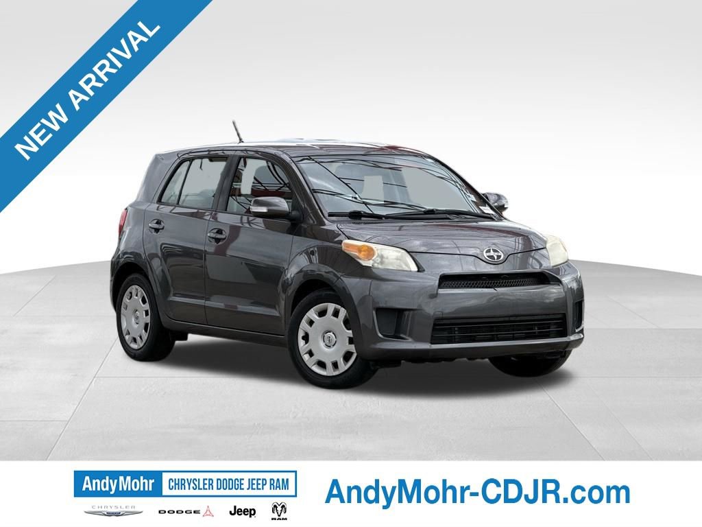 Used 2010 Scion xD image 1
