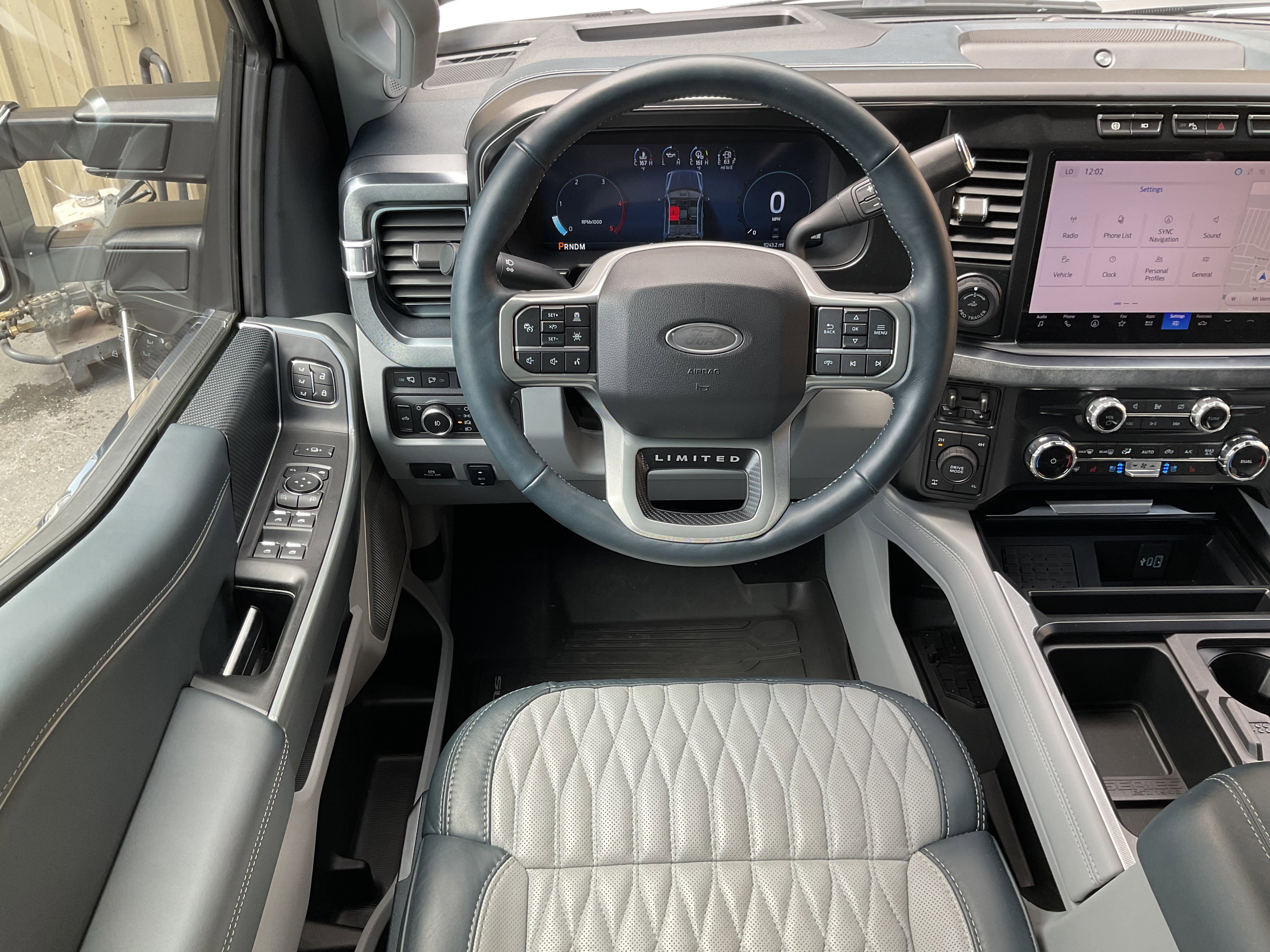 Used 2024 Ford F350 Limited image 22