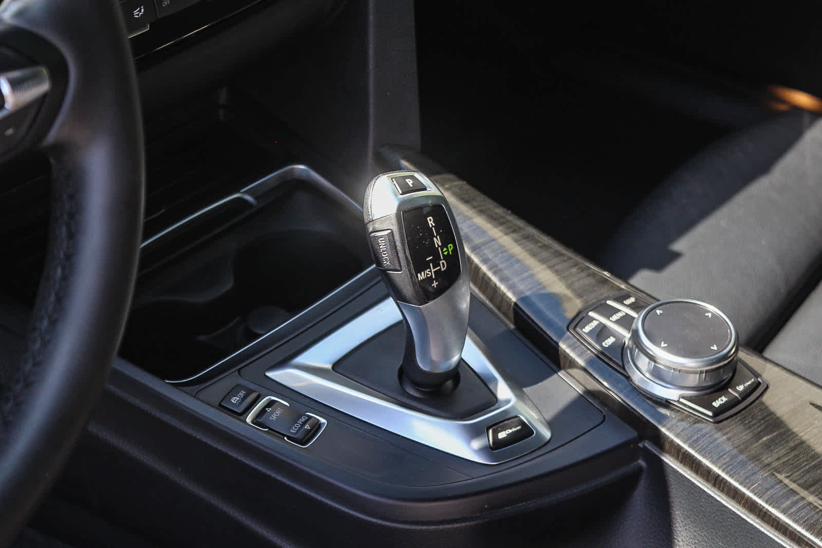 Used 2018 BMW 330e image 19