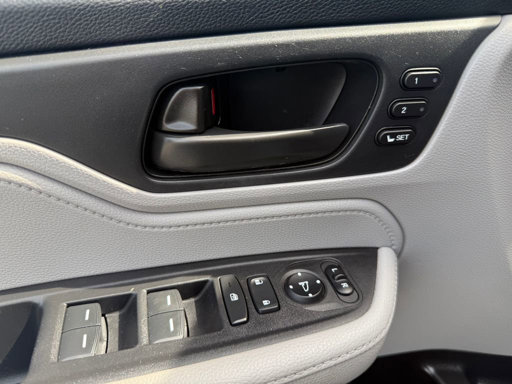 Used 2022 Honda Odyssey EX-L image 16