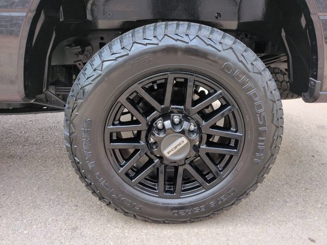 Used 2022 Ford F350 Lariat w/ Black Appearance Package AWD/4WD image 31