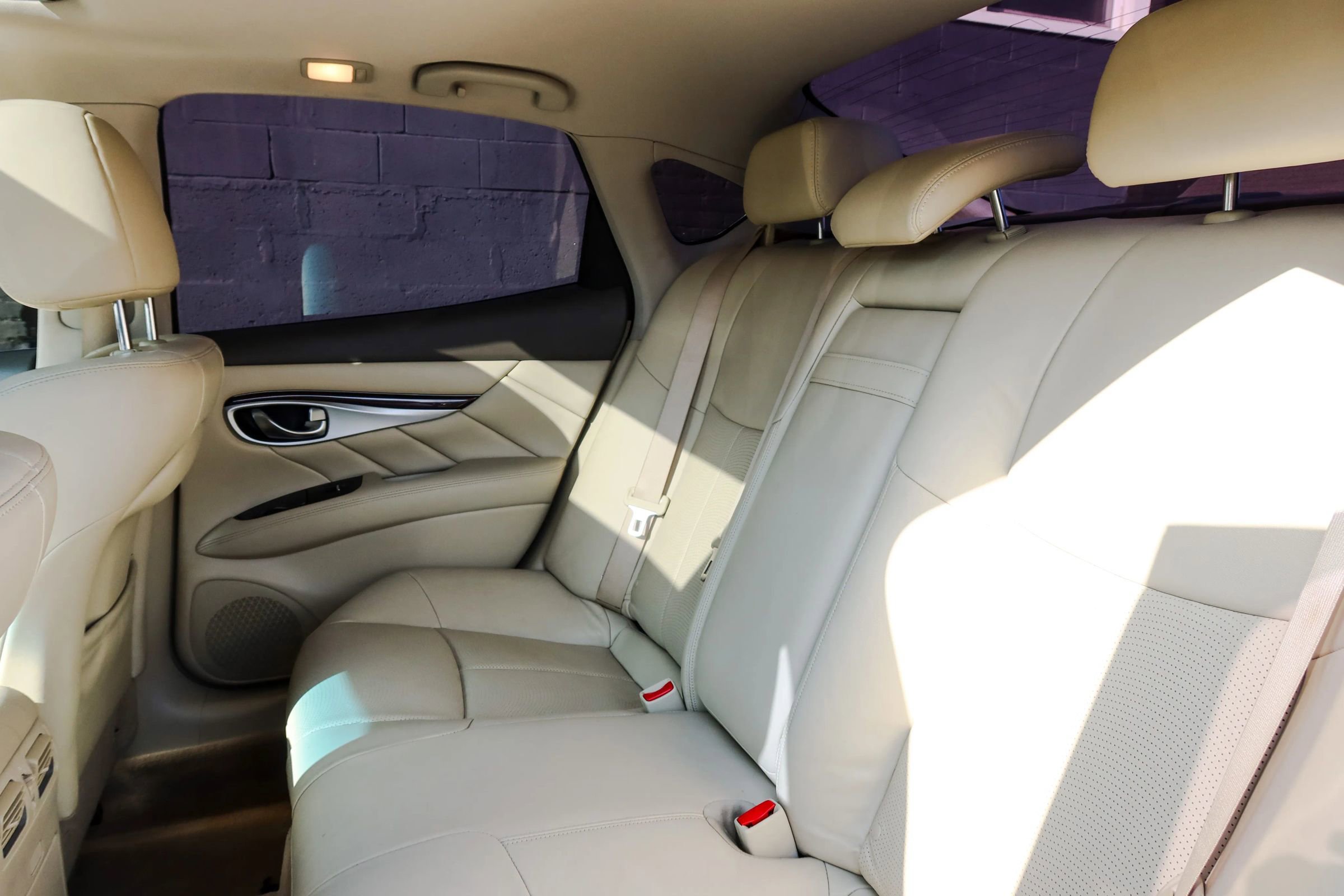 Used 2015 INFINITI Q70 3.7 image 22