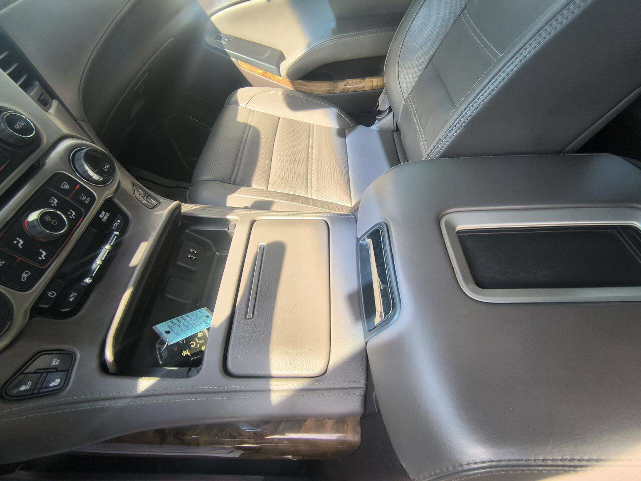 Used 2015 GMC Yukon Denali w/ Touring Package image 16