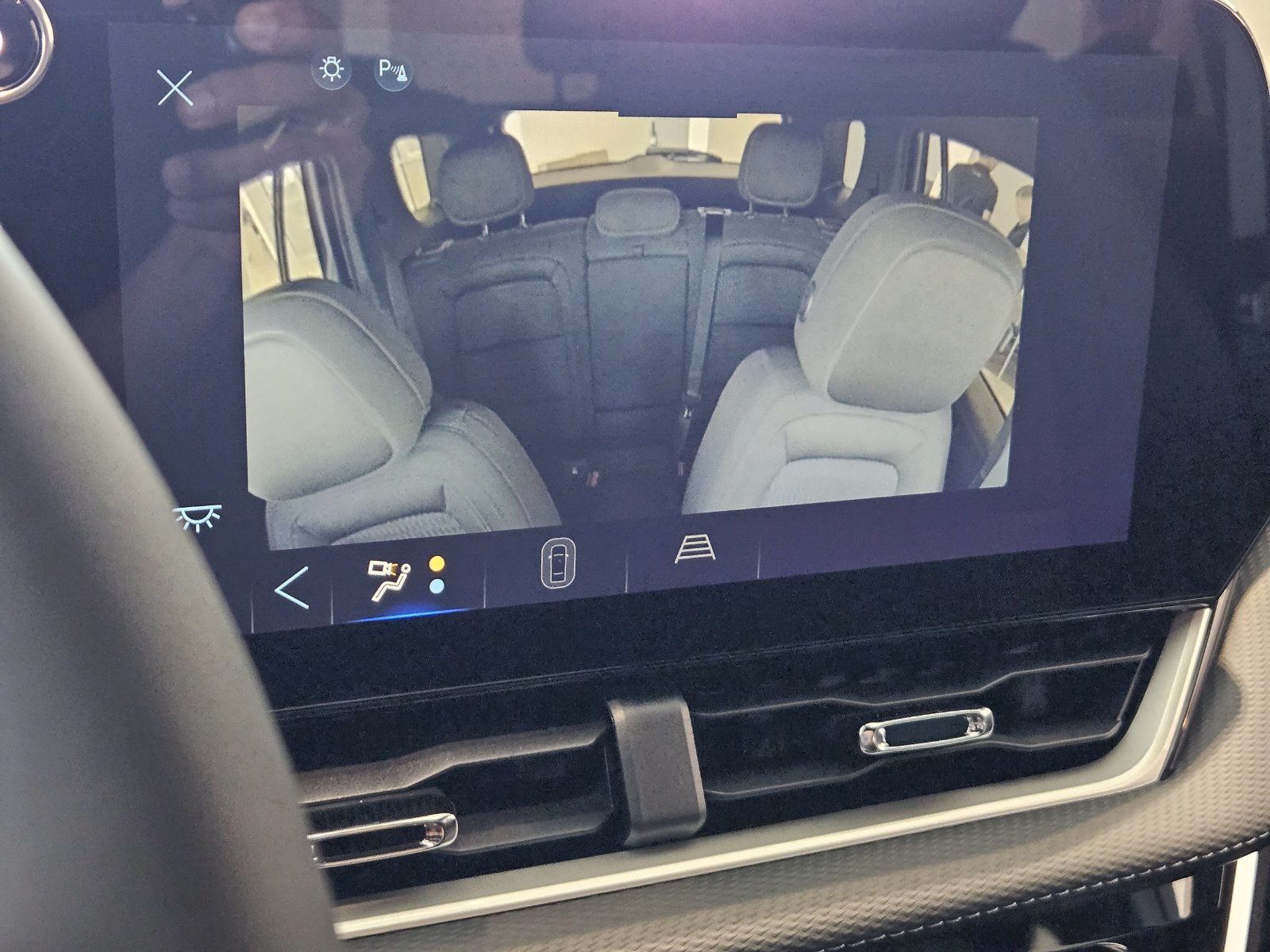 New 2027 Chevrolet Equinox LT w/ Safety and Technology Package FWD image 18