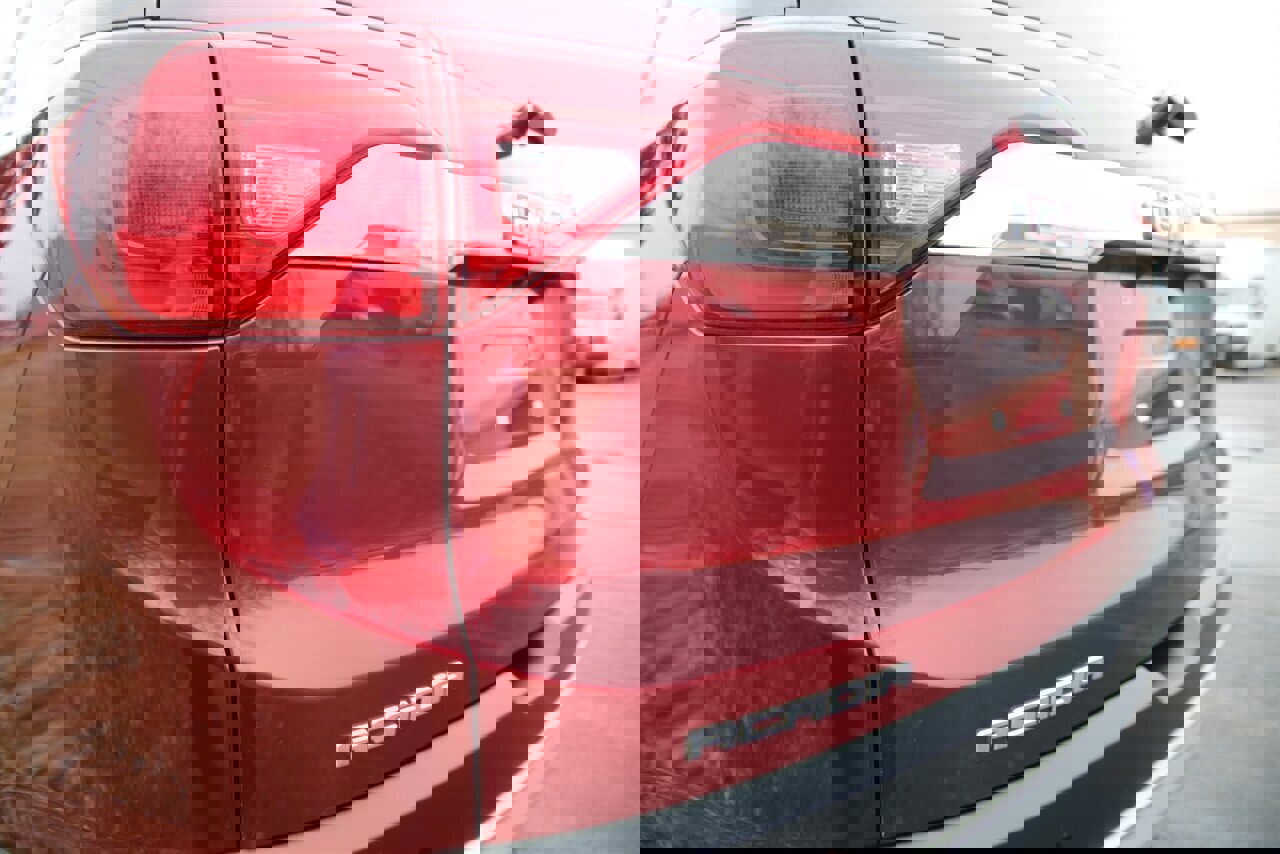 Used 2018 GMC Acadia SLE w/ LPO, Floor Liner Package image 12