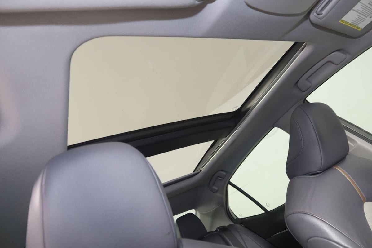Used 2019 Toyota Camry XLE FWD image 11
