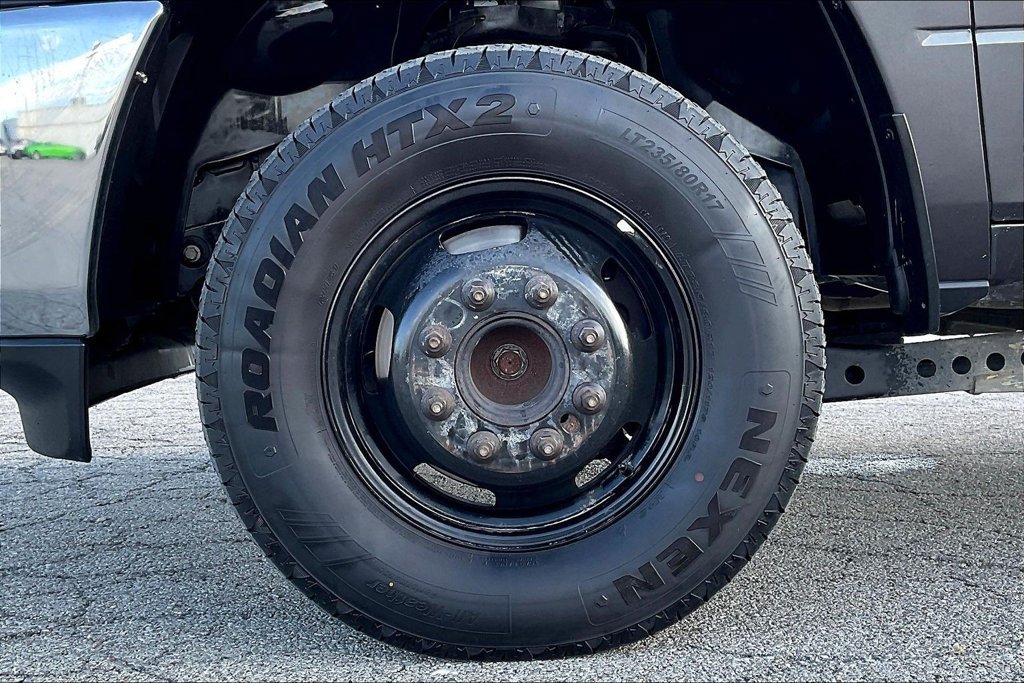 Used 2024 RAM 3500 Tradesman w/ Chrome Appearance Group AWD/4WD image 29